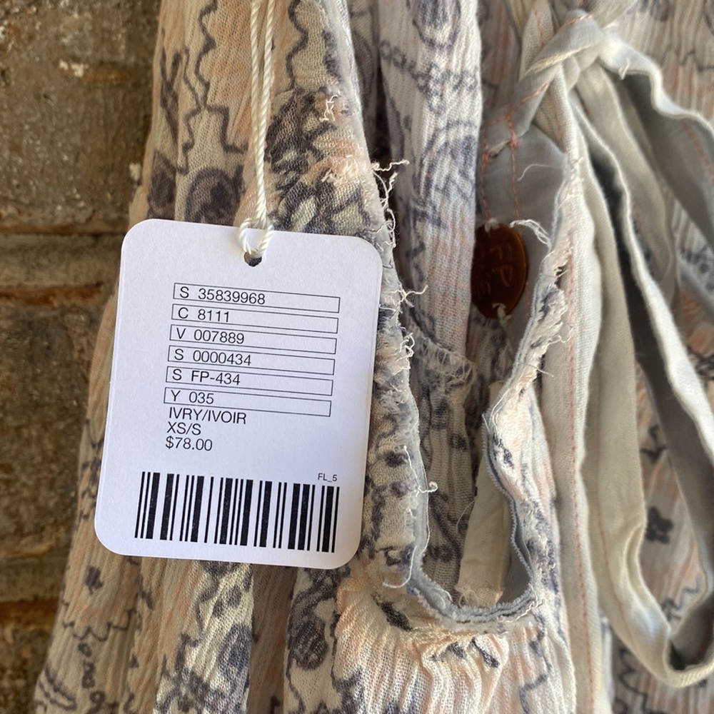 NWT Free people tank with adjustable tie straps size XS/S - Picture 4 of 4